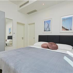 6 Bedroom Seafront Villa with Pool near Slano, Sleeps 12-14